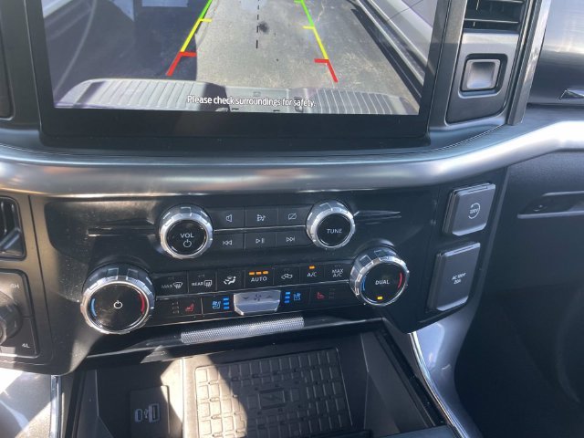 Used 2023 Black Metallic Ford Lariat image 31