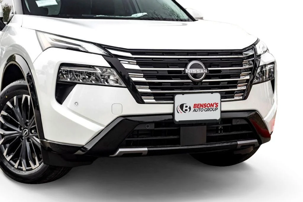 New 2026 White Nissan Platinum image 3