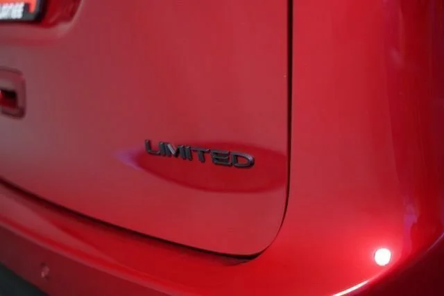 2026 Chrysler Pacifica Limited - Photo 40