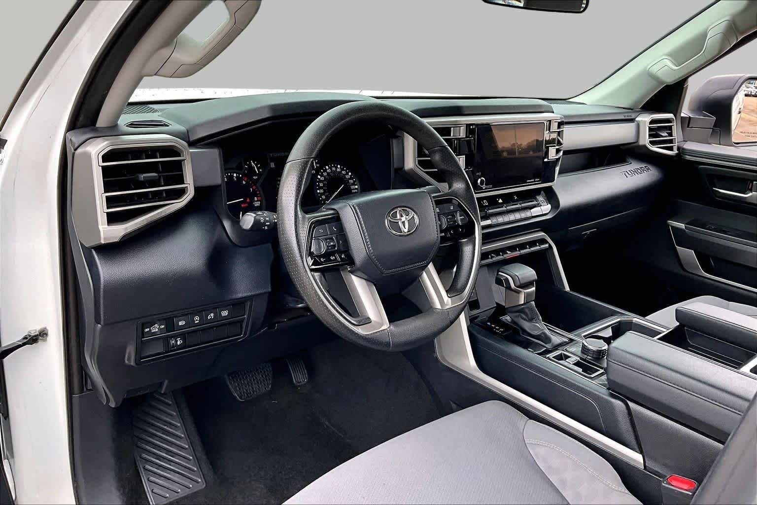 Used 2023 Ice Cap Toyota SR5 image 17