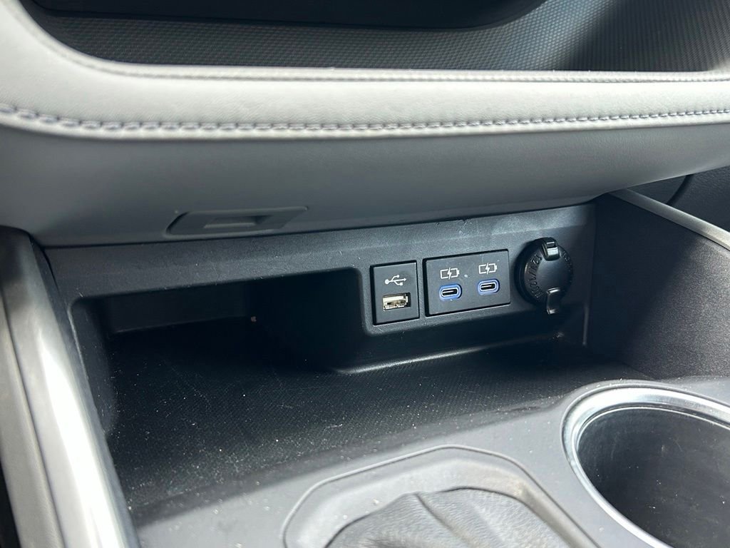 Used 2022 Moon Dust Toyota XLE image 31