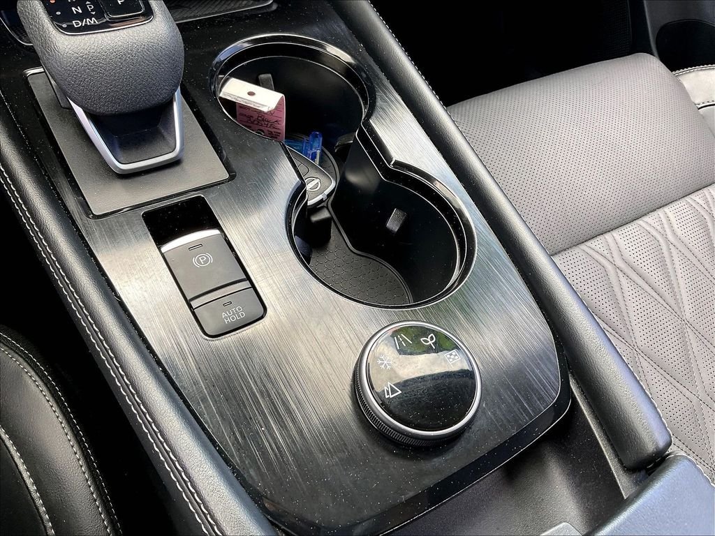 Used 2023 Super Black Nissan Platinum image 34
