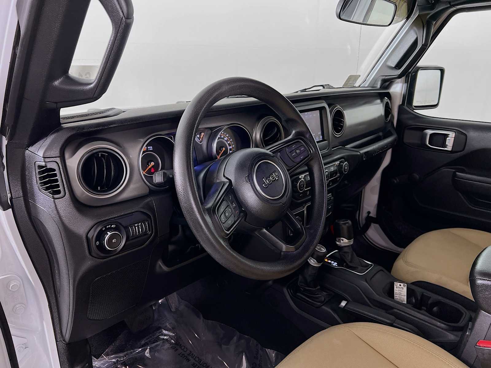 Used 2022 Bright White Clearcoat Jeep Unlimited Sport image 9