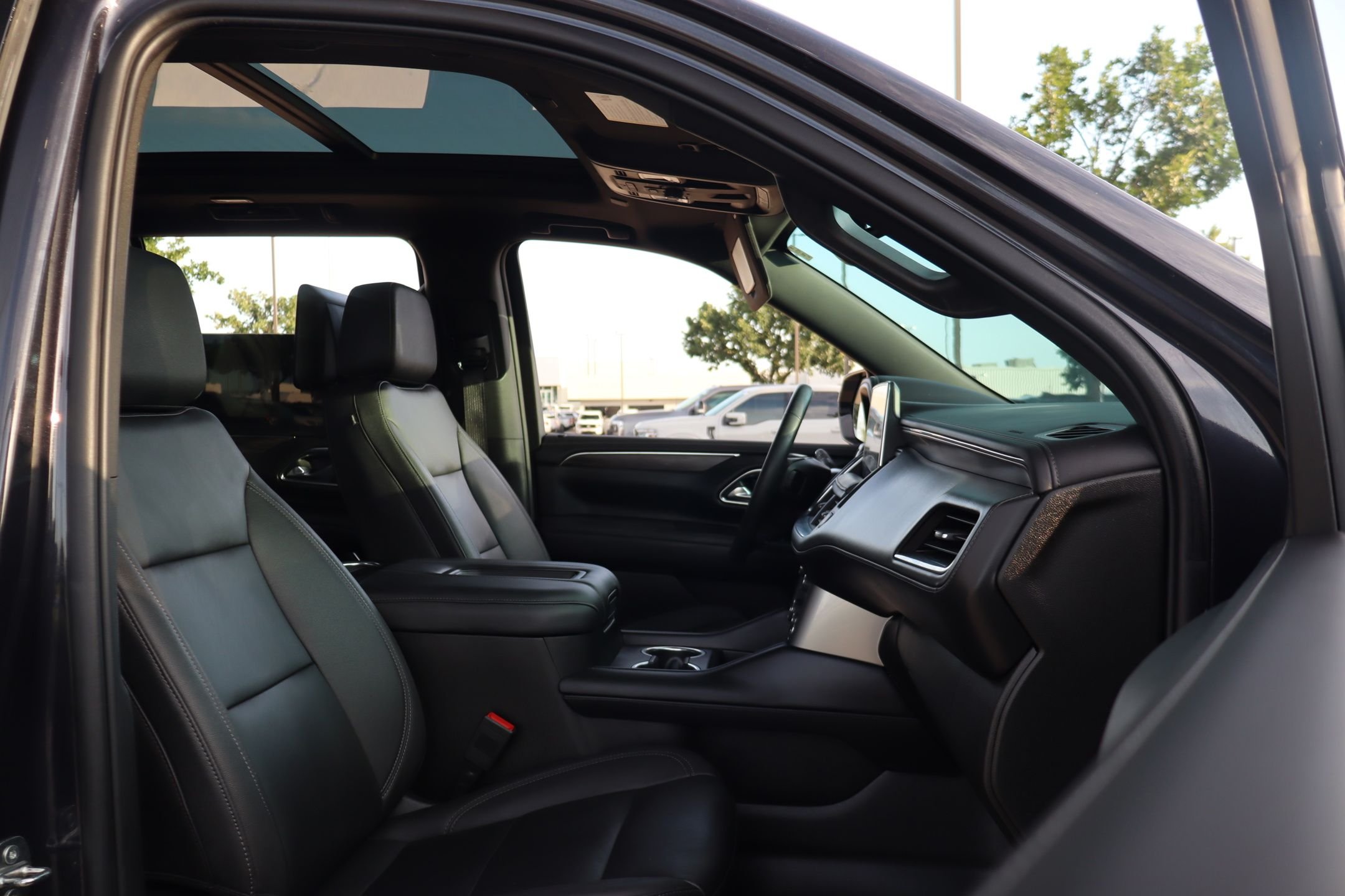 Used 2023 Dark Blue Chevrolet Z71 image 31