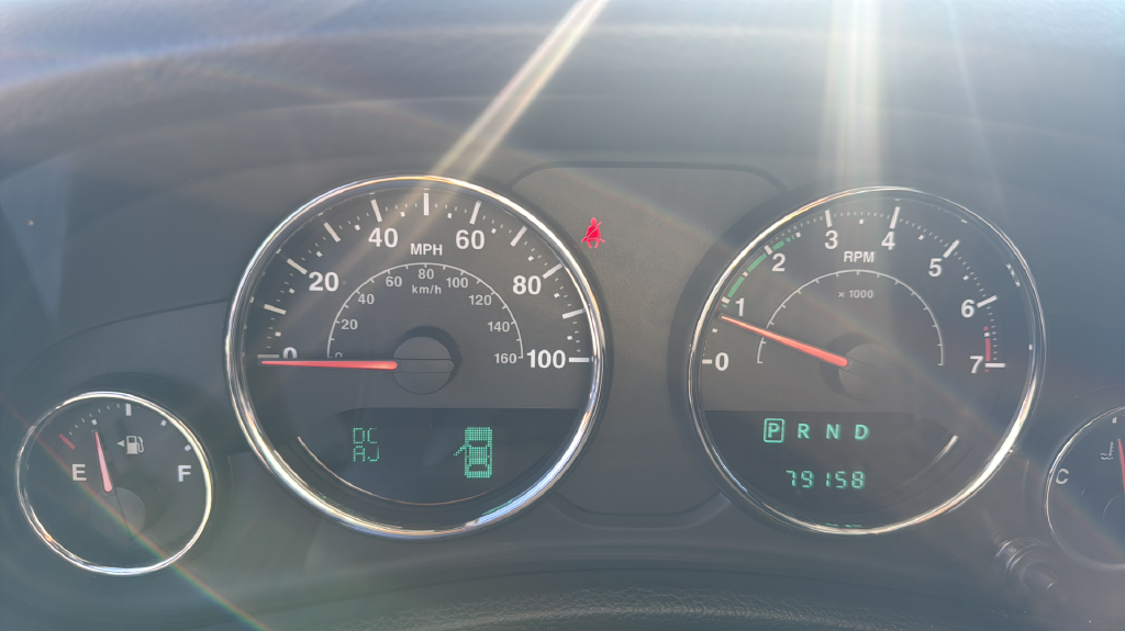 Used 2013 Silver Jeep Unlimited Sport image 18
