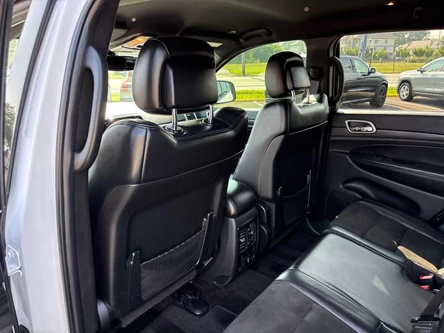 Used 2019 White Jeep Altitude image 9