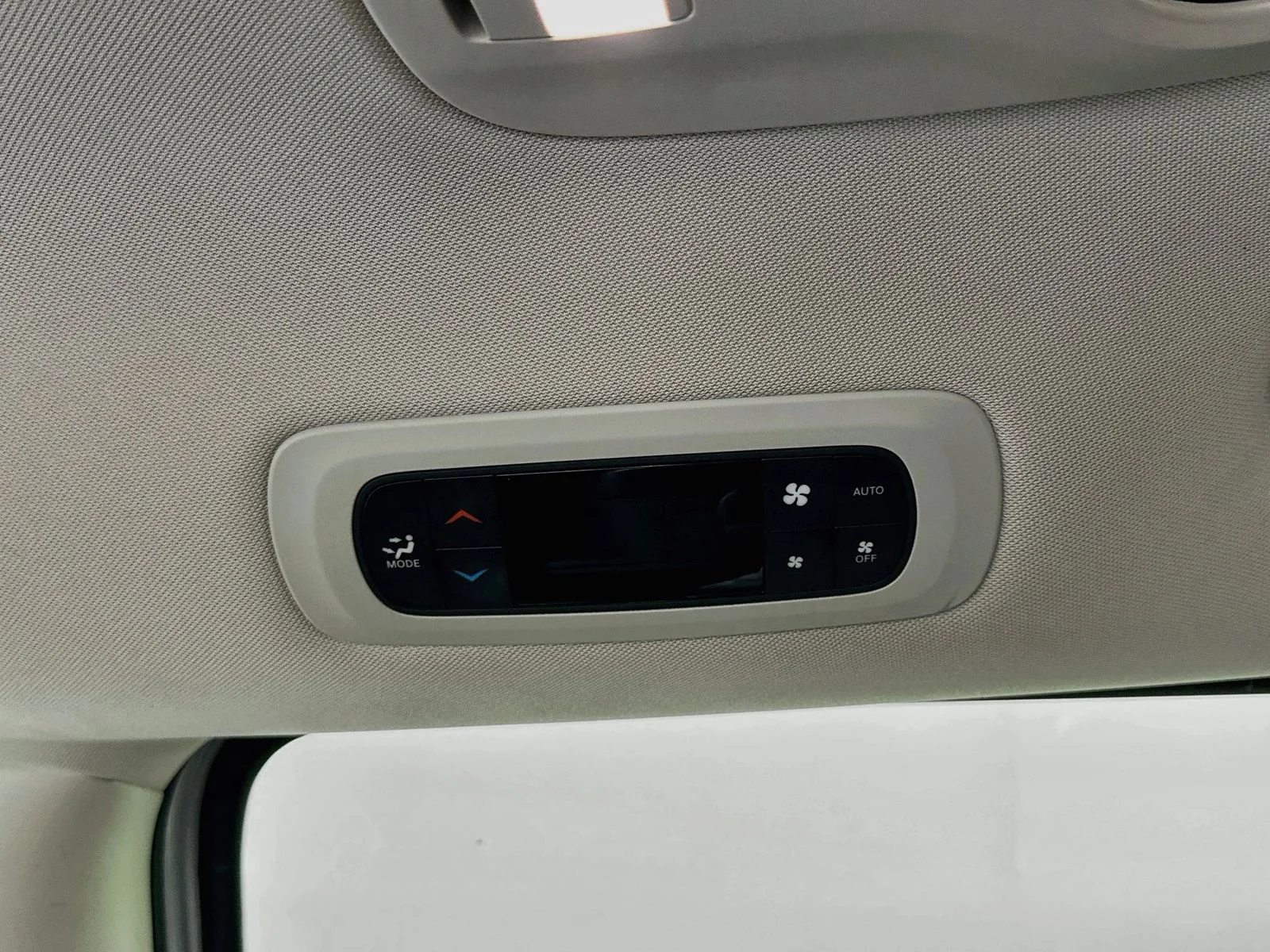 Used 2023 Silver Mist Clearcoat Chrysler Touring L image 25