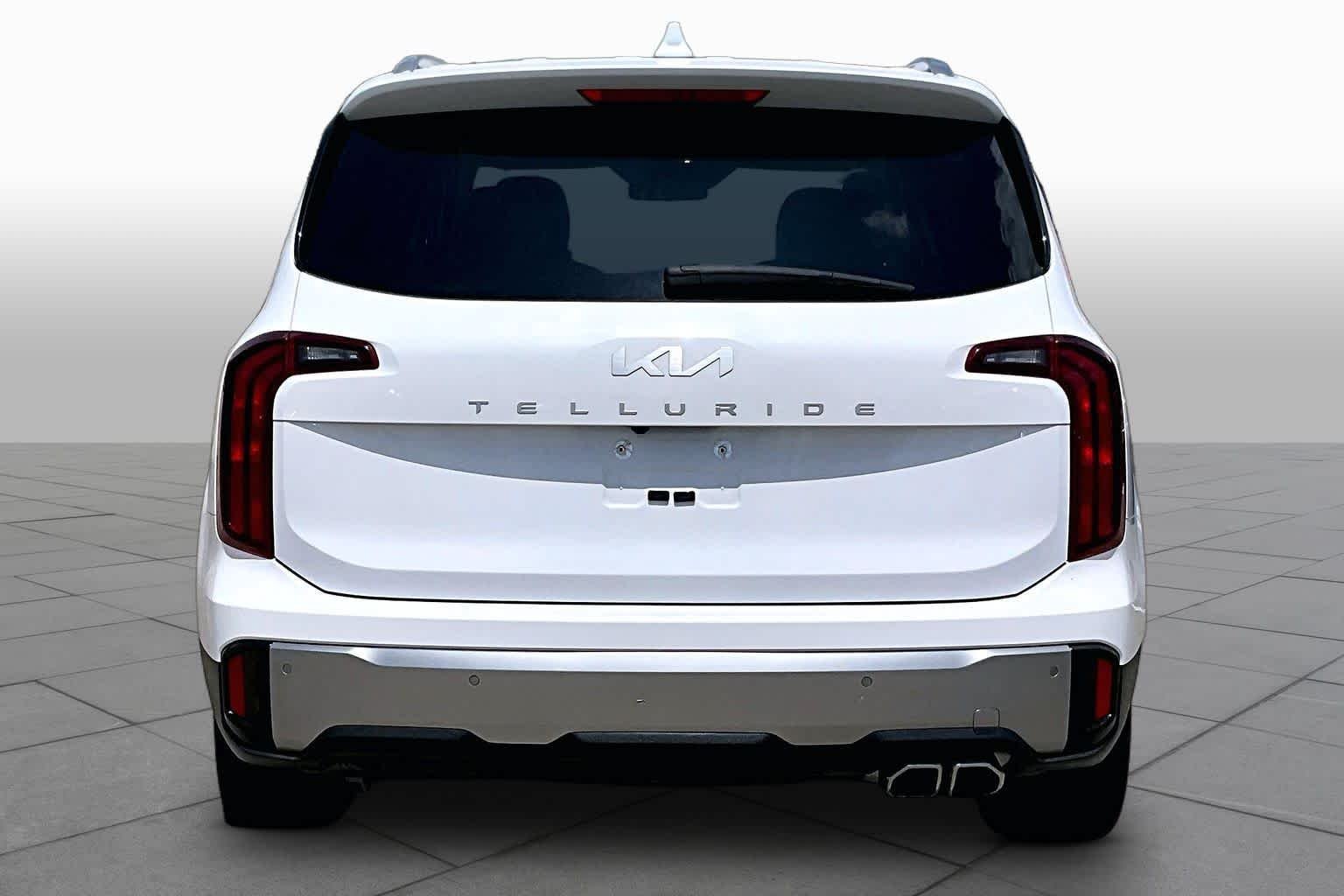 Used 2025 Glacial White Pearl Kia S image 5