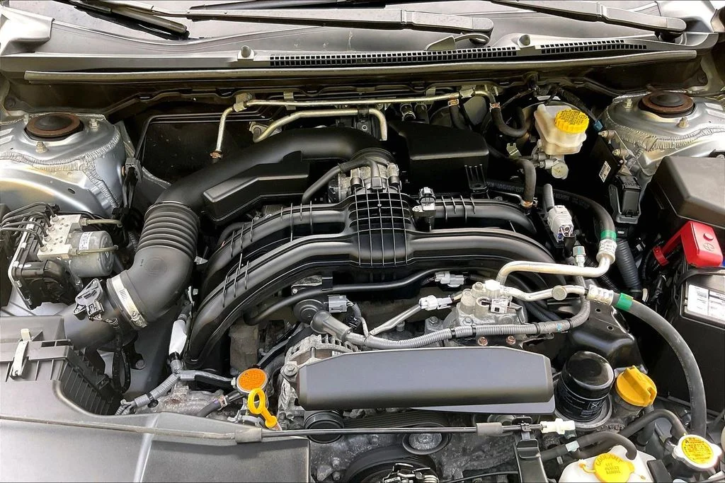Used 2018 Silver Subaru 2.0i Limited image 9