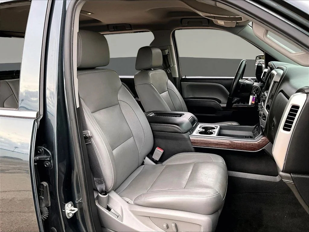 Used 2018 Gray GMC SLT image 32