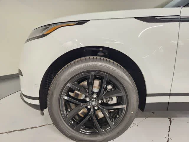 New 2026 Fuji White Land Rover S - P250 image 17