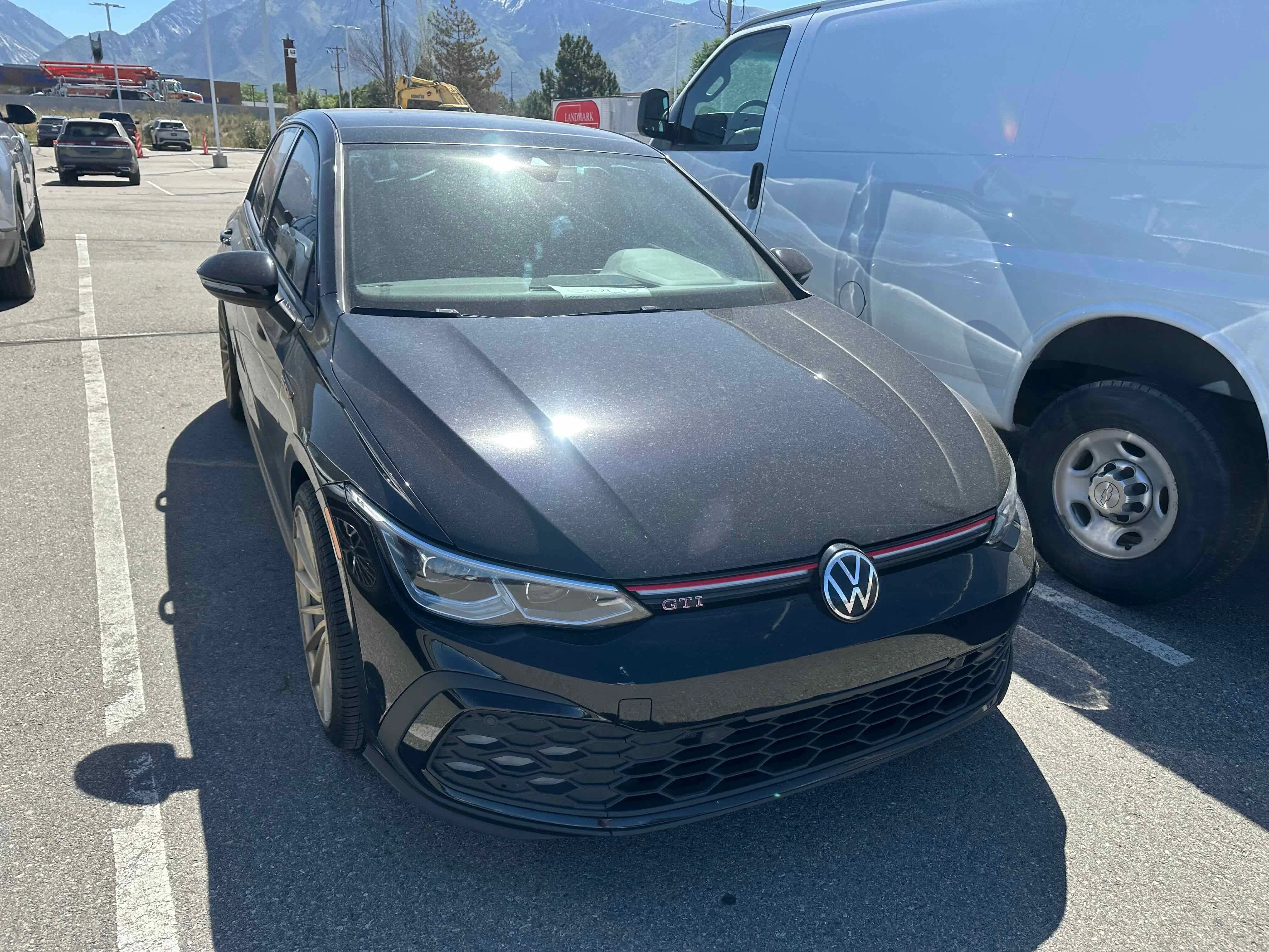 Used 2022 Black Volkswagen SE image 2