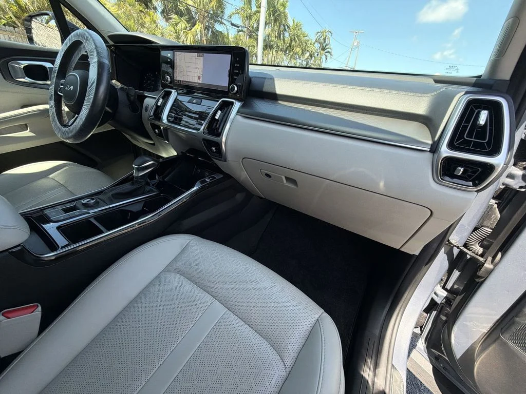 Used 2023 Silver Kia SX image 36