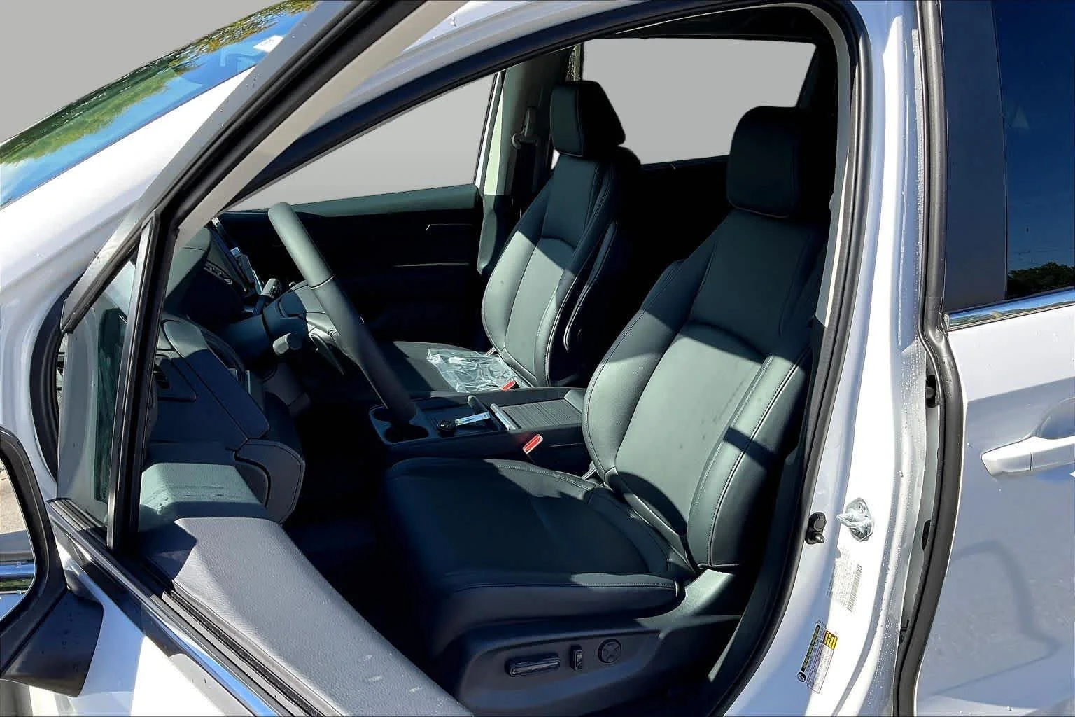 New 2027 Platinum White Pearl Honda EX-L image 9