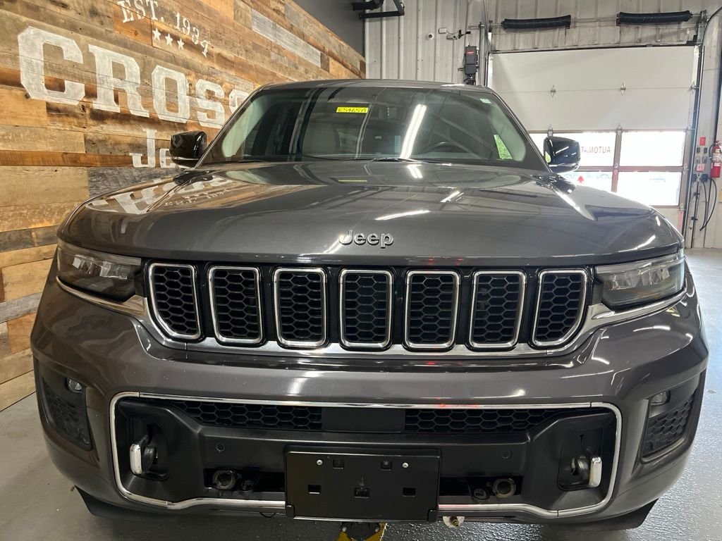 Used 2022 Gray Metallic Jeep Overland image 6