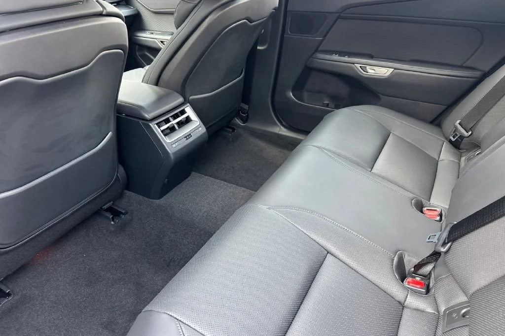 New 2026 Ultra White Lexus ES 350e PREMIUM image 12