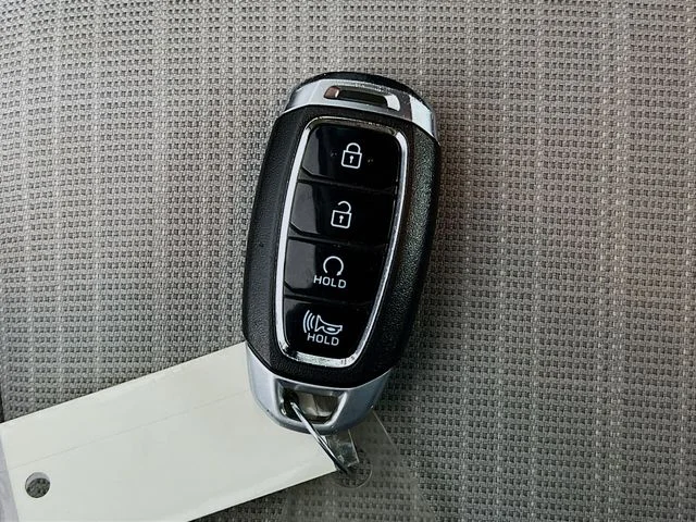 Used 2023 White Hyundai SEL image 31