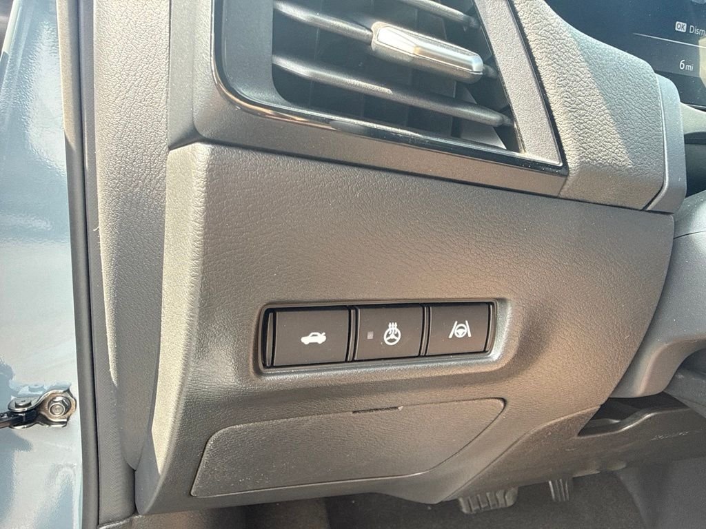 New 2026 Atlantic Gray Metallic / Super Black Two-tone Nissan SR image 20