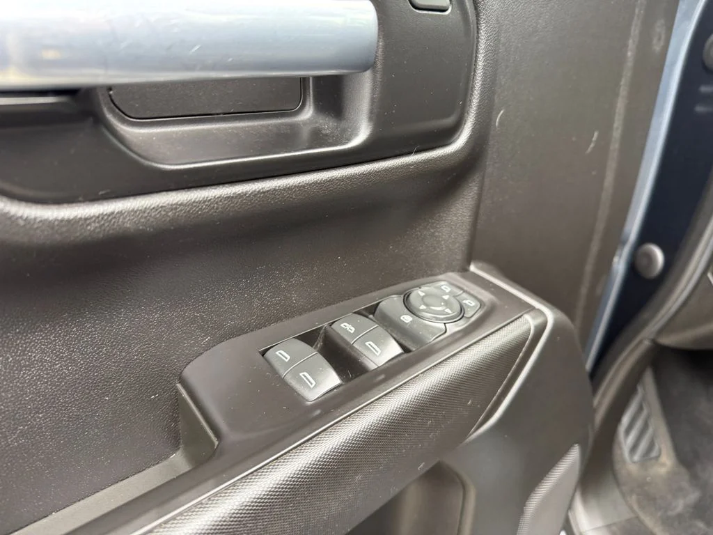 Used 2020 Gray Chevrolet Custom image 26