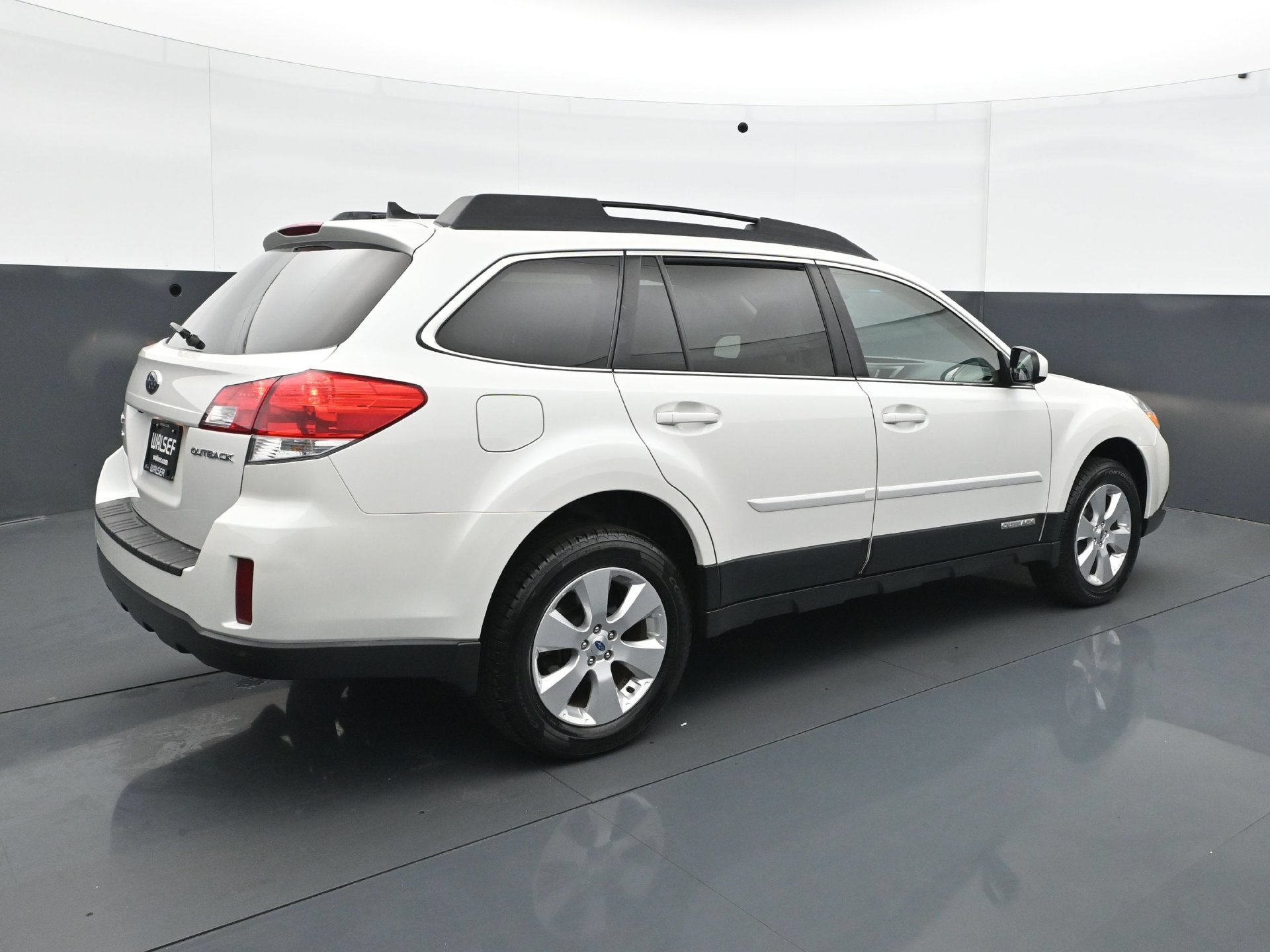 Used 2012 Satin White Pearl Subaru 2.5i image 6