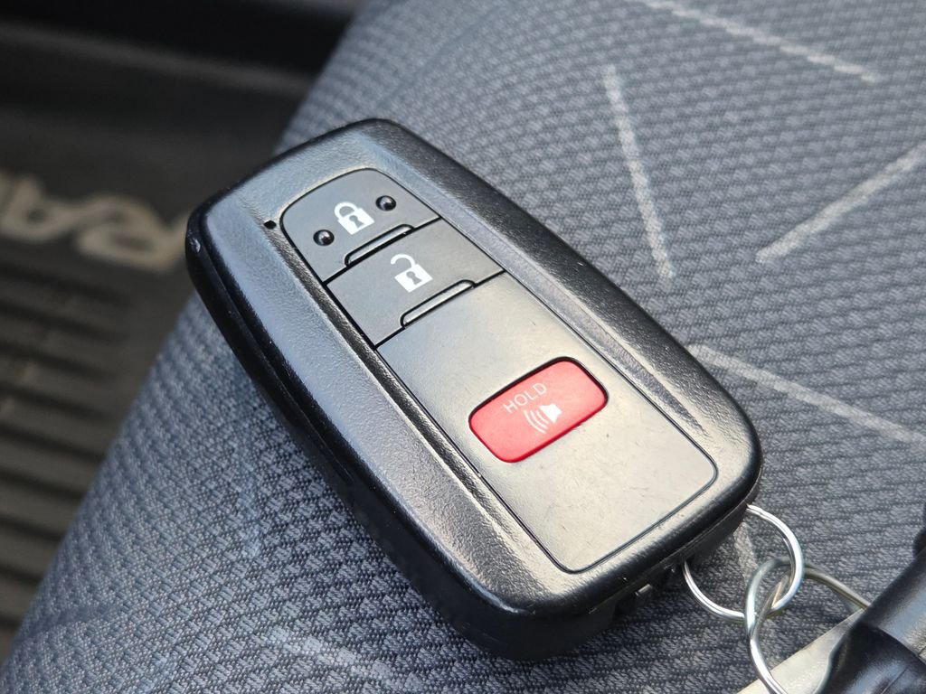 Used 2020 White Toyota XLE image 37