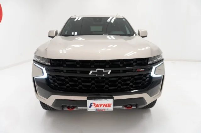 Used 2023  Chevrolet Z71 image 2
