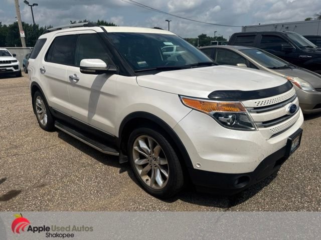 Used 2012 White Ford Limited image 1