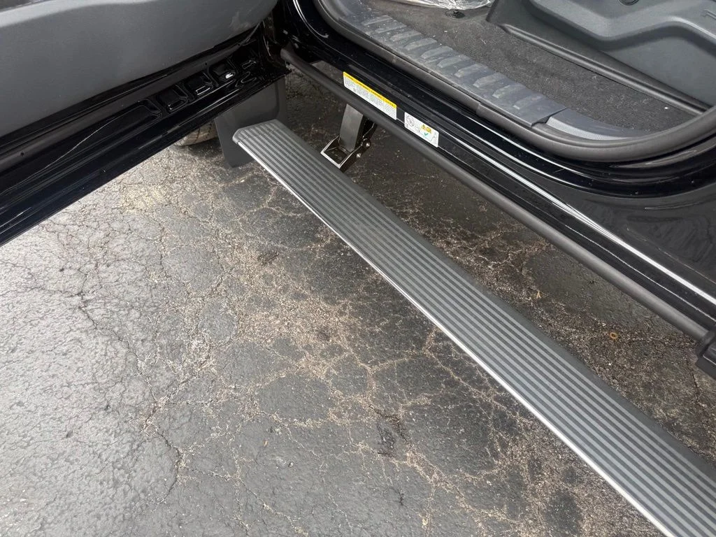 New 2026 Agate Black Metallic Ford F-450® Lariat® image 13