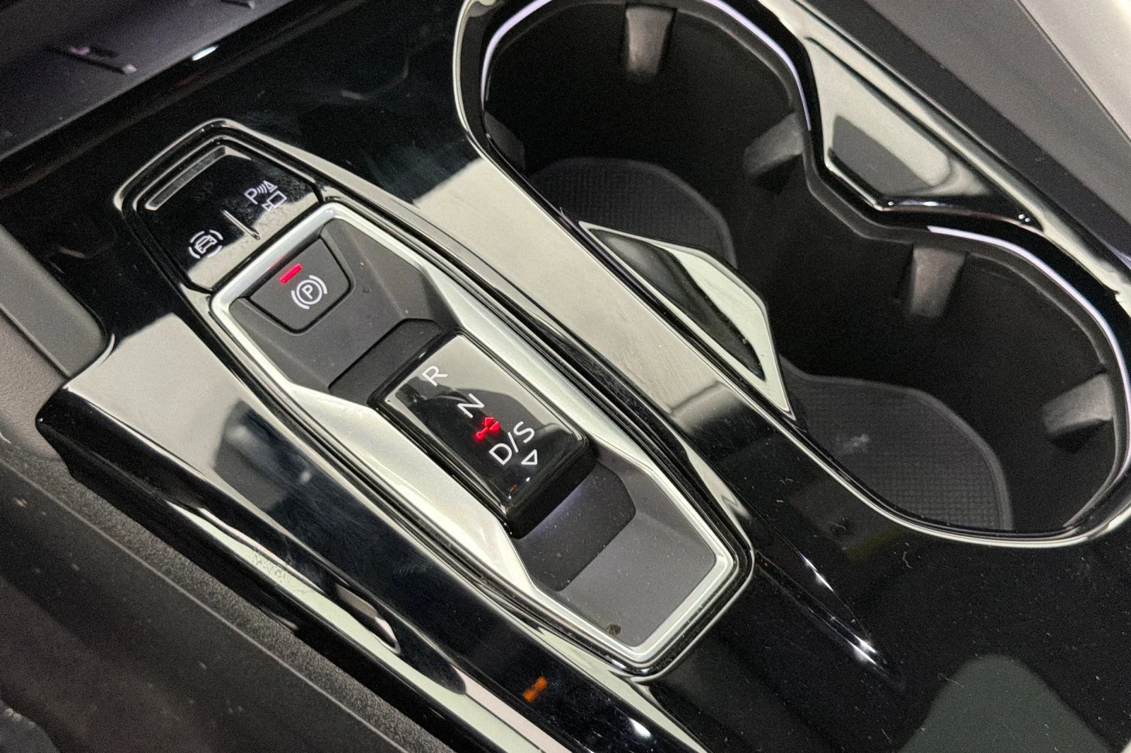 Used 2025 Tambora Gray Metallic Audi Premium Plus 2.0 TFSI quattro image 21