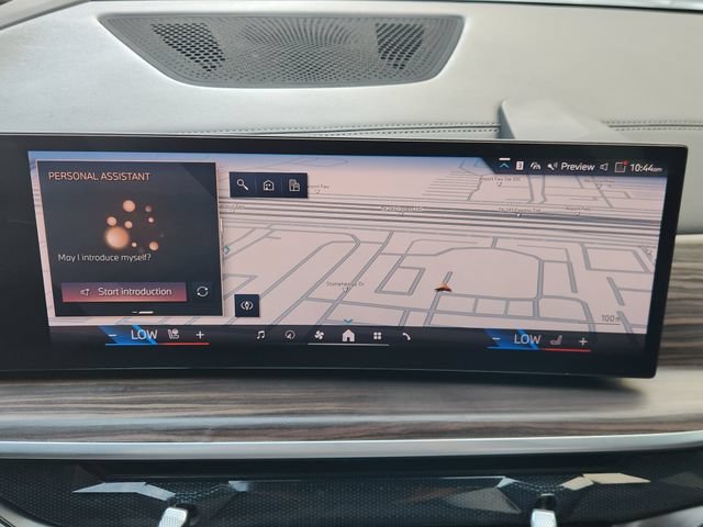 Used 2024 Gray BMW xDrive40i image 5