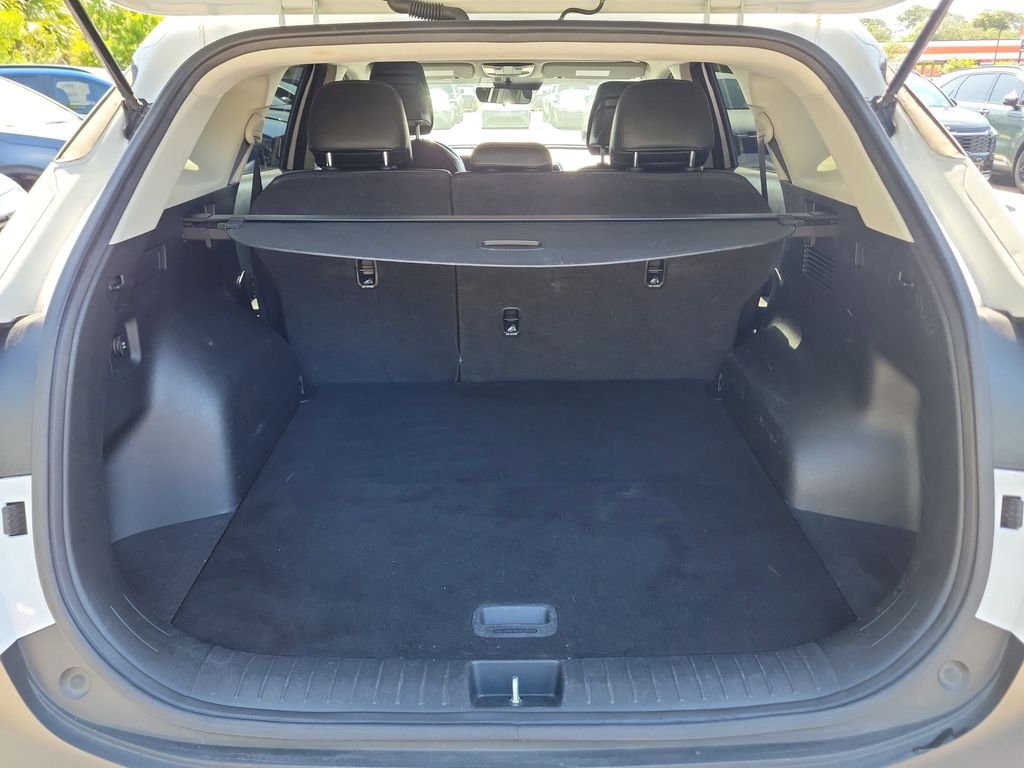 Used 2023 White Kia EX image 14