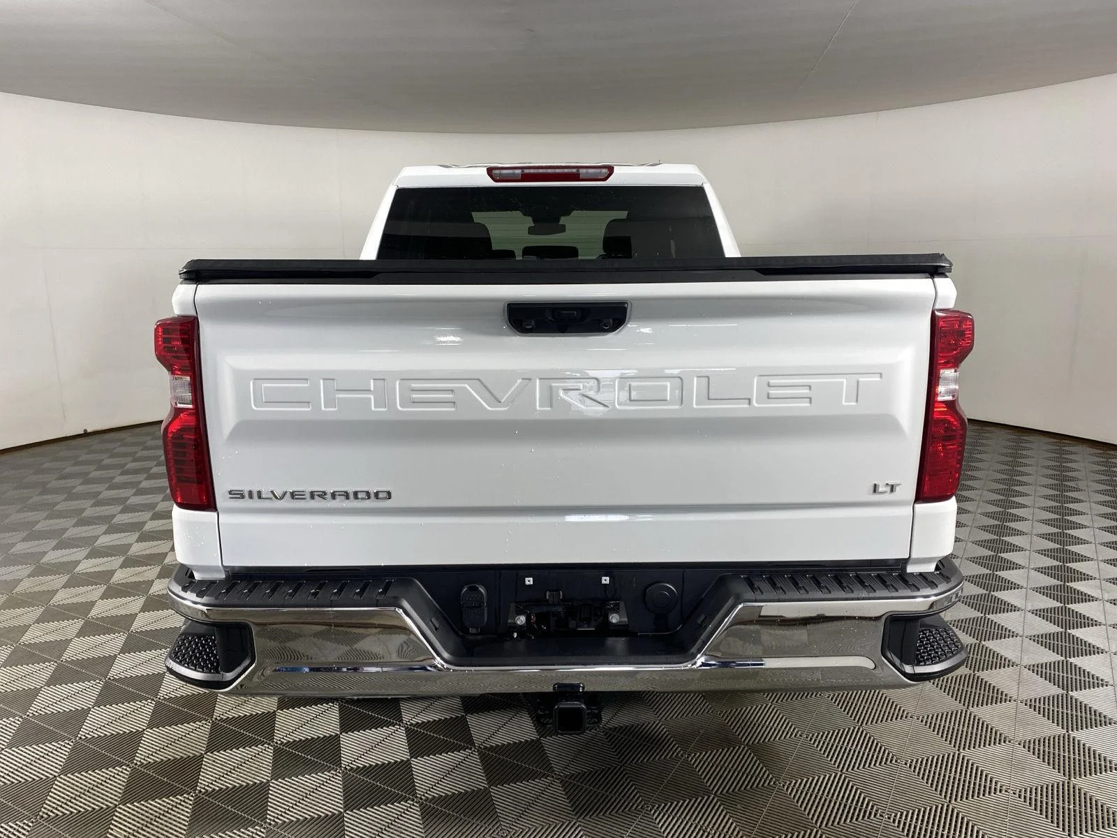 Used 2026 Summit White Chevrolet LT image 9