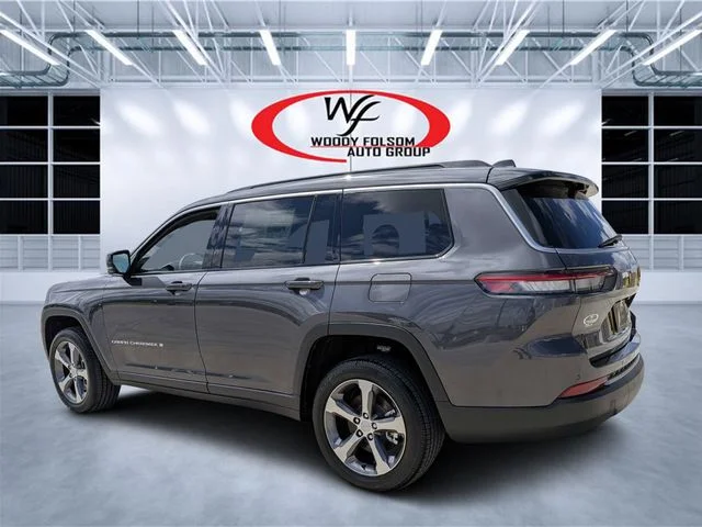 New 2026 Baltic Gray Metallic Clear-Coat Exterior Paint Jeep Limited image 5