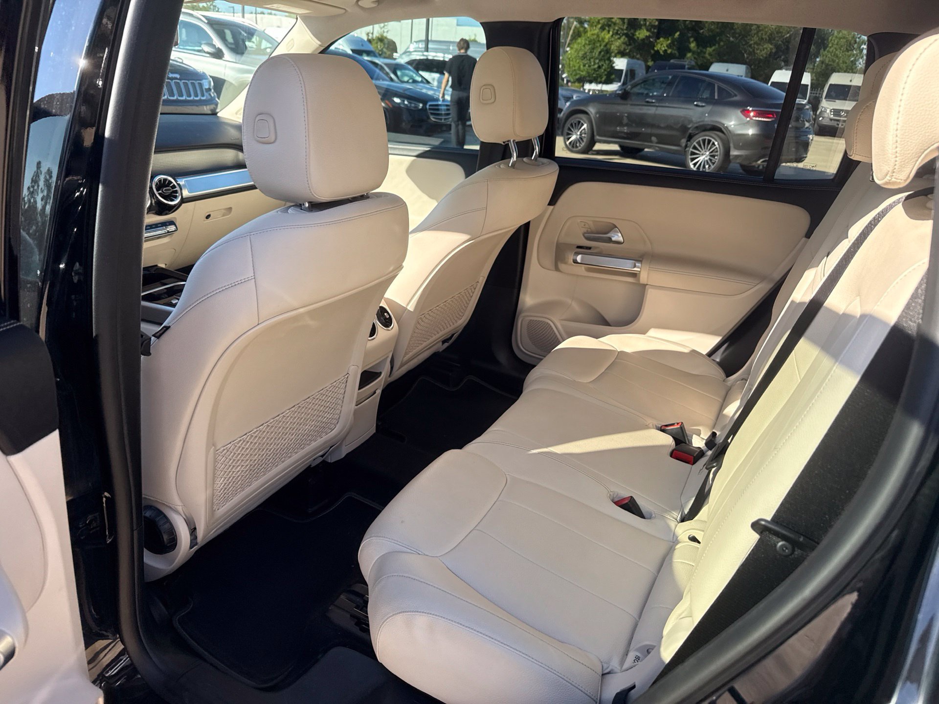 Used 2022 Night Black Mercedes-Benz GLB 250 image 10