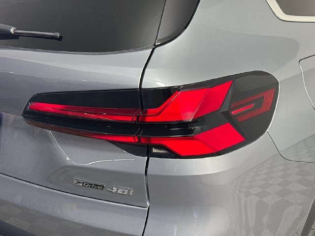 Used 2024 Skyscraper Grey Metallic BMW sDrive40i image 30