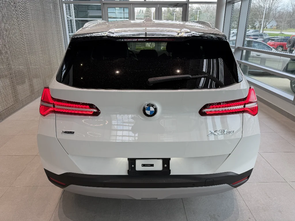 New 2026 Alpine White BMW 30 xDrive image 5