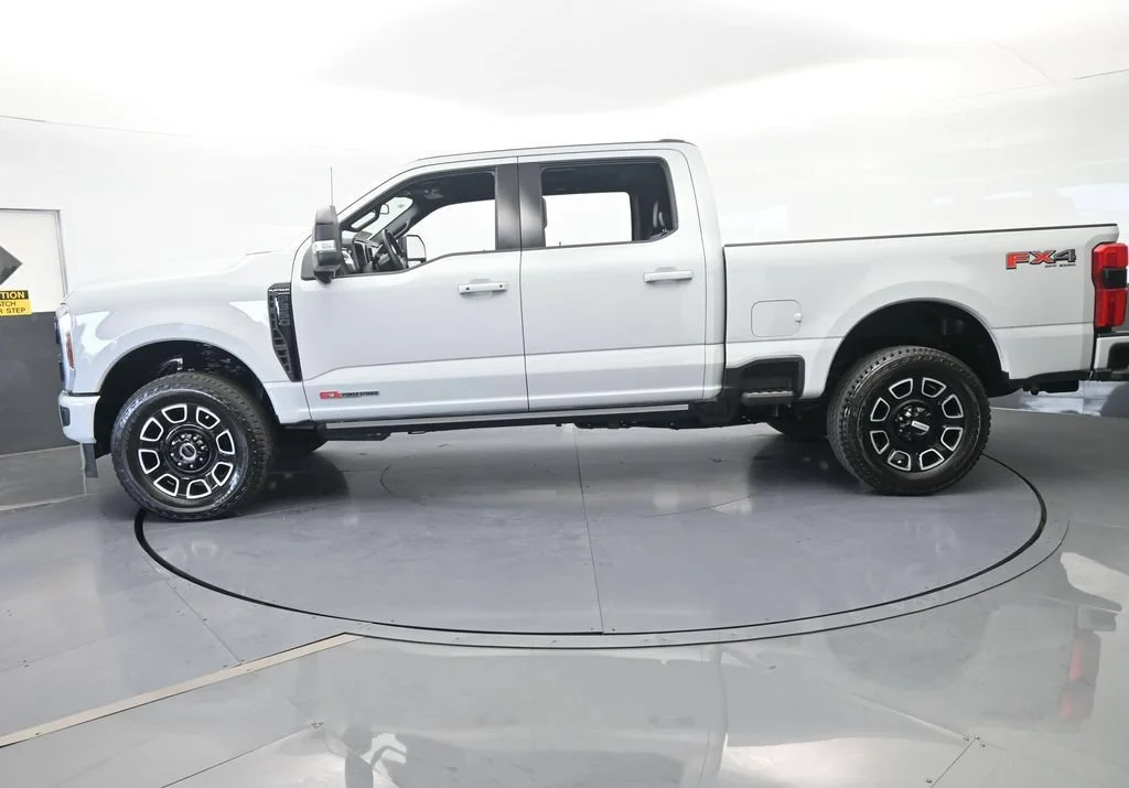Used 2026 Gray Ford XL image 3