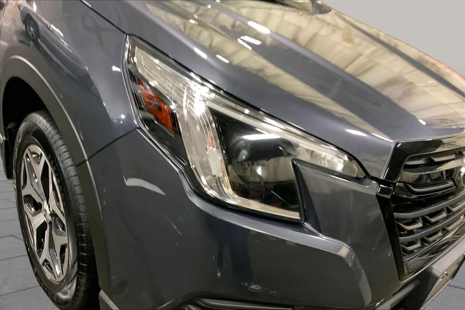 Used 2022 Magnetite Gray Metallic Subaru Premium image 28