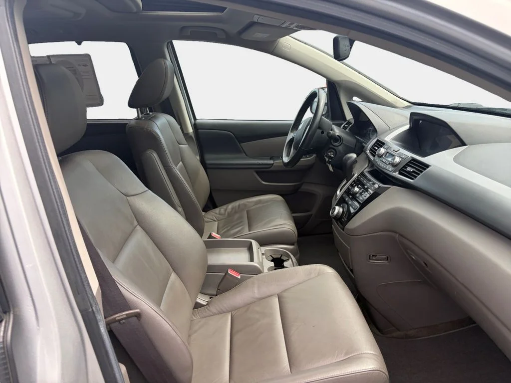 Used 2026 Ruby Flare Pearl Toyota XSE image 19