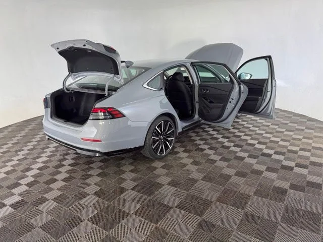 Used 2025 Gray Honda Touring image 17