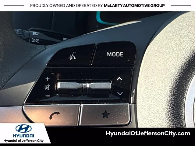 Used 2025 White Hyundai Blue image 23