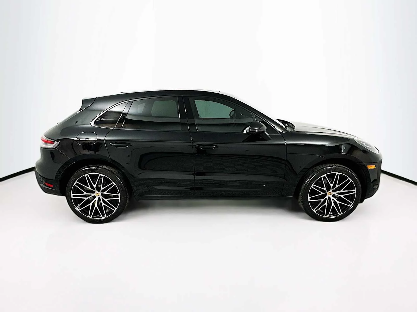 2025 Porsche Macan - Photo 8