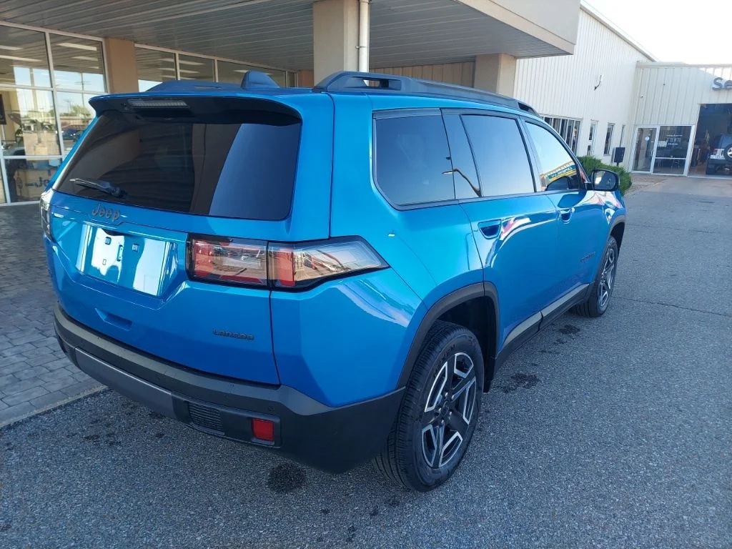 New 2026 Hydro Blue Pearl-Coat Exterior Paint Jeep Laredo image 7