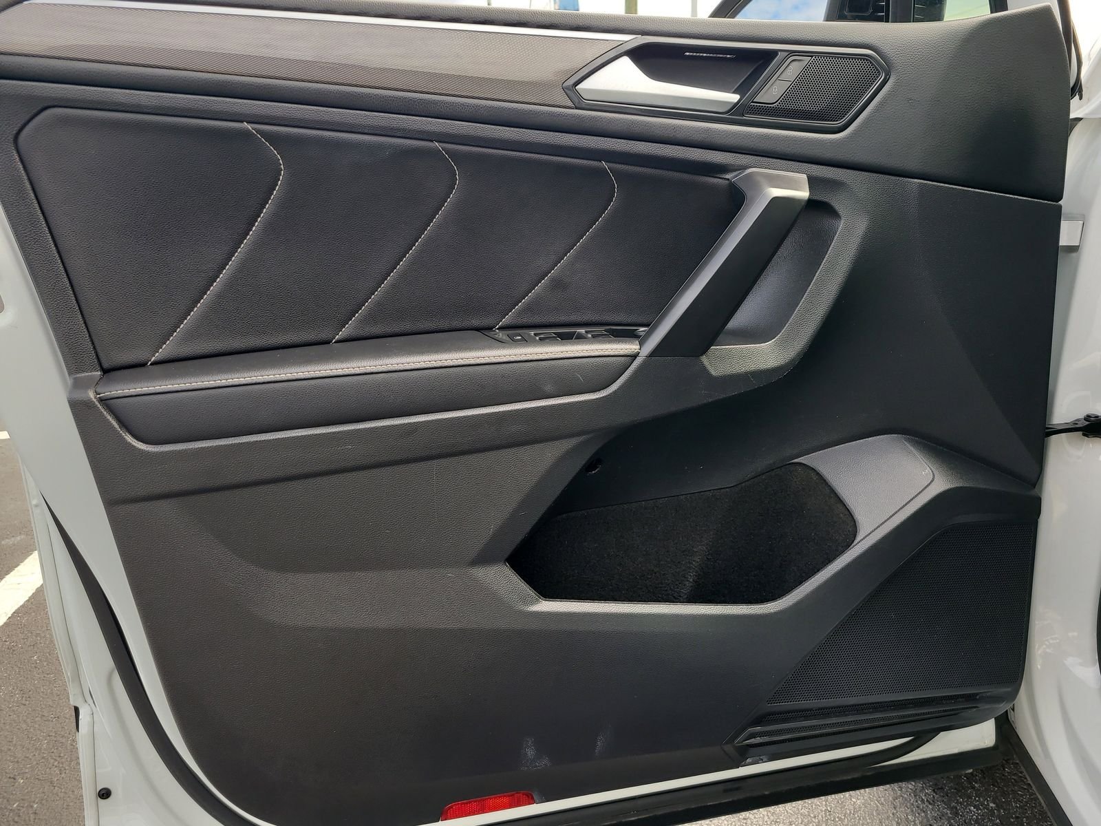 2023 Volkswagen Tiguan SE R-LINE BLACK - Photo 17