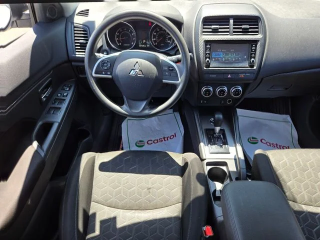 Used 2024 White Mitsubishi  image 13
