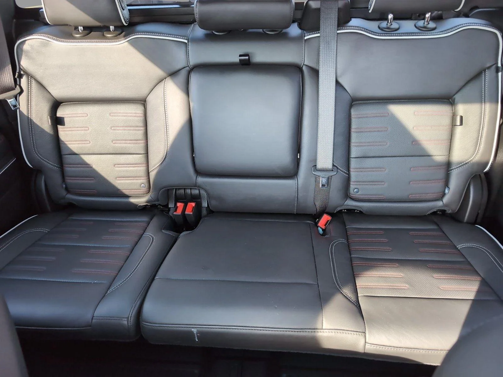 Used 2025 Onyx Black GMC AT4X image 33