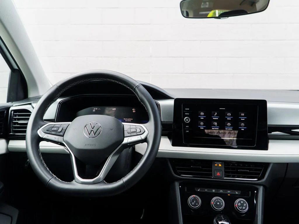 Used 2025 White Volkswagen 1.5T S image 22