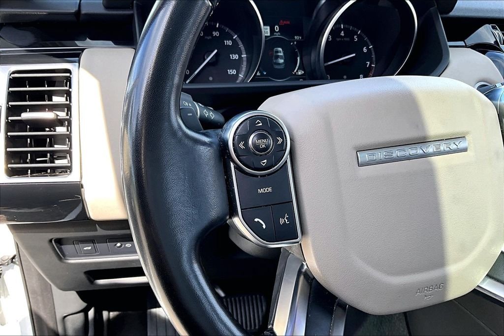 Used 2018 White Land Rover SE image 20