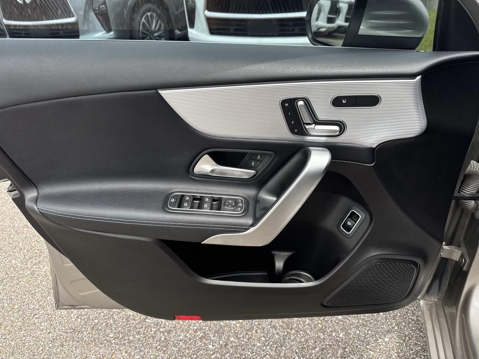 Used 2020 Silver Mercedes-Benz A 220 image 19