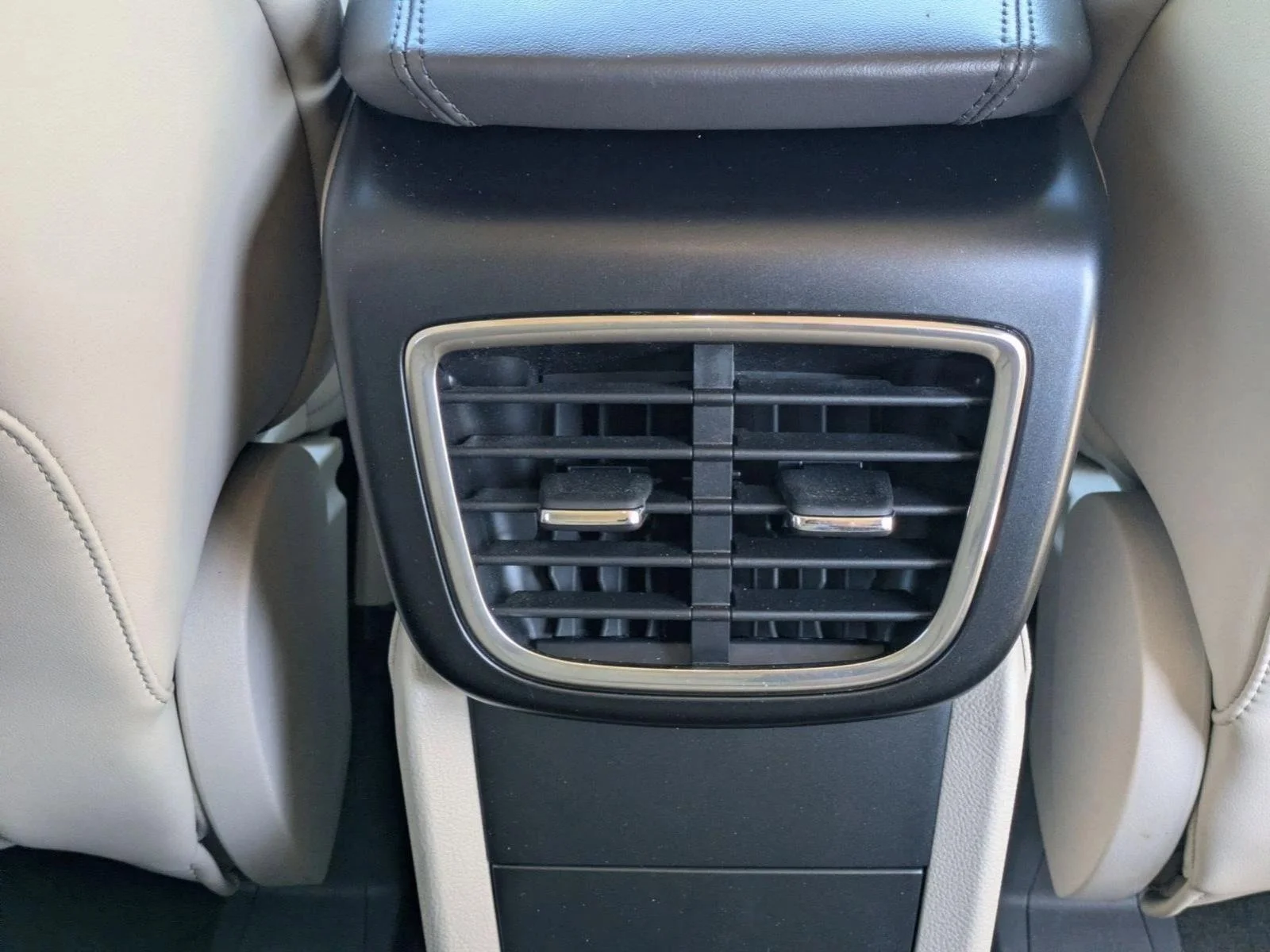 Used 2019 Blue Diamond Metallic Lincoln Select image 17